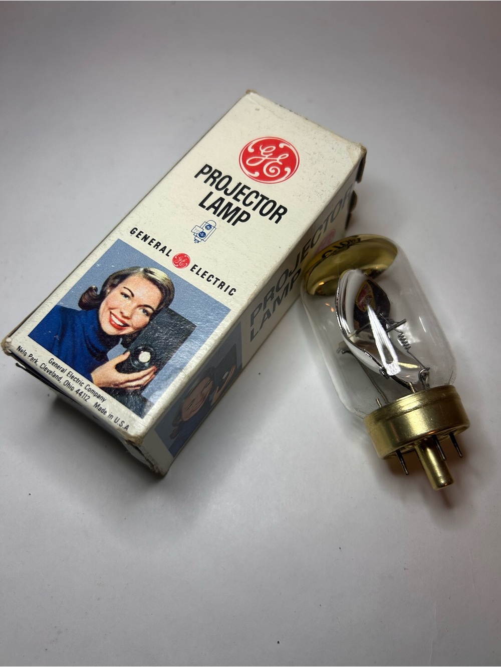 New in Box GE DFA Photo 150W 120V Projection LIGHT BULB LAMP Projector Vintage